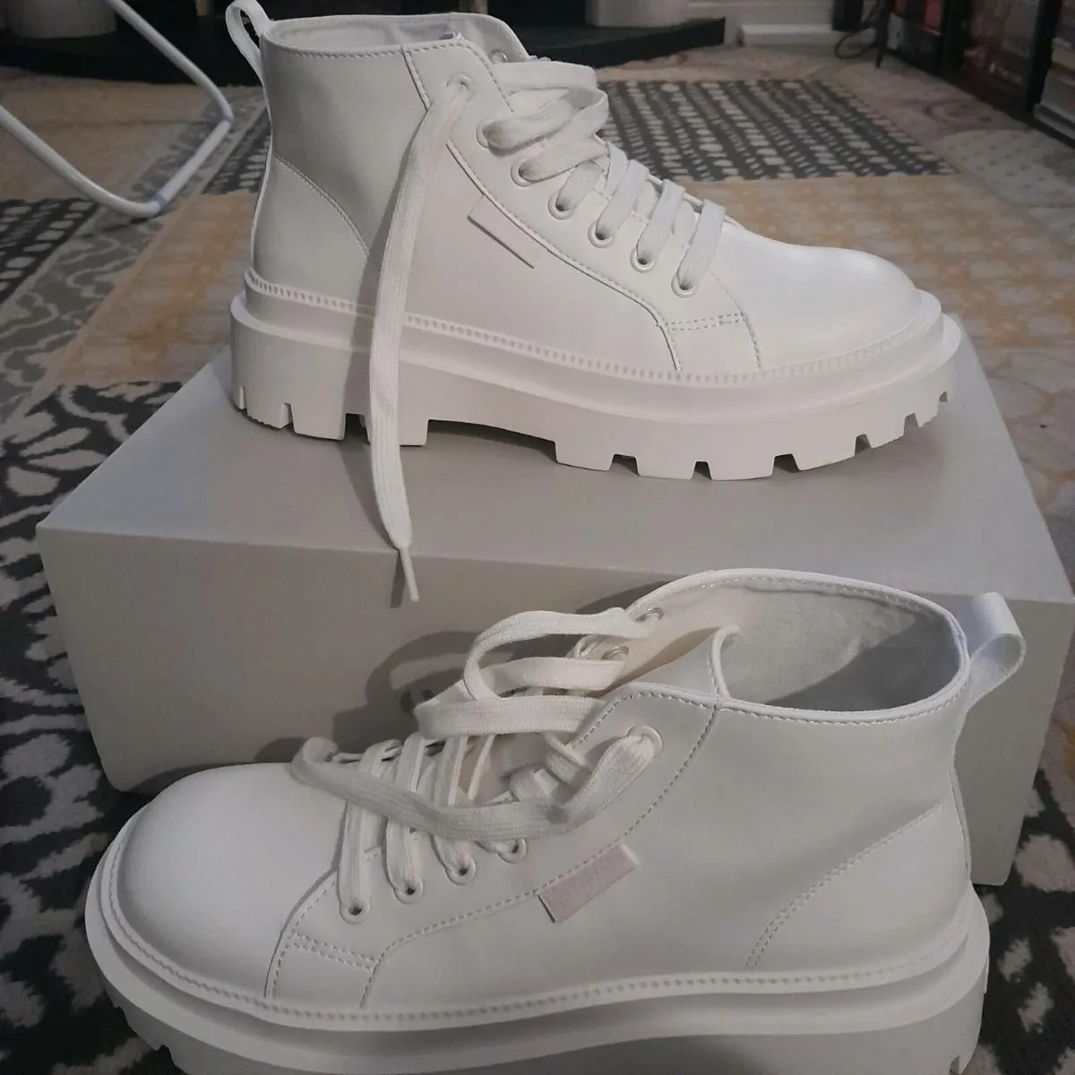 Women shoes - Image 1