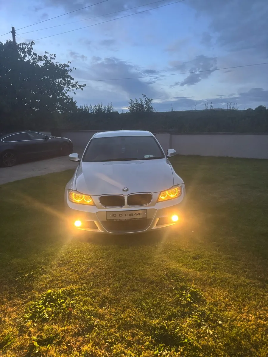 BMW e90 low miles - Image 2
