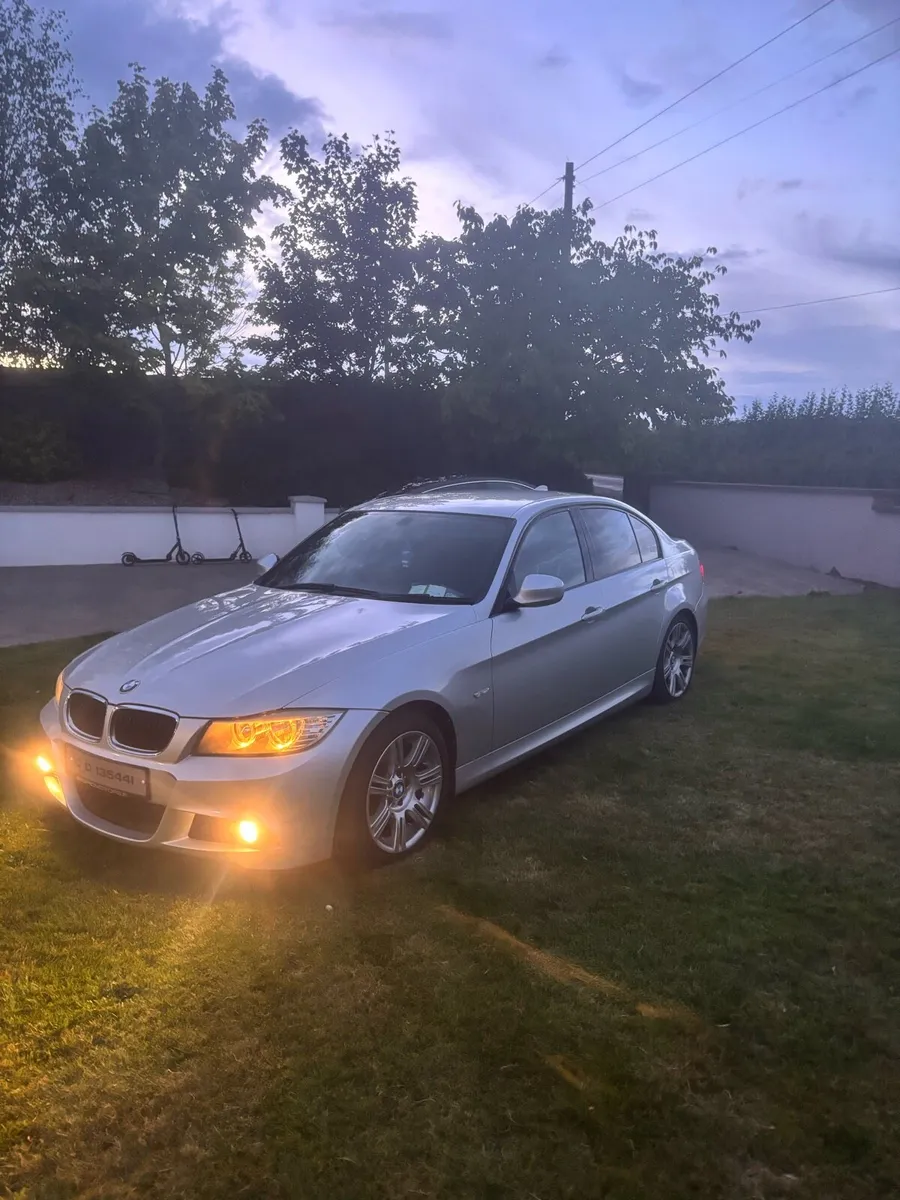 BMW e90 low miles - Image 3