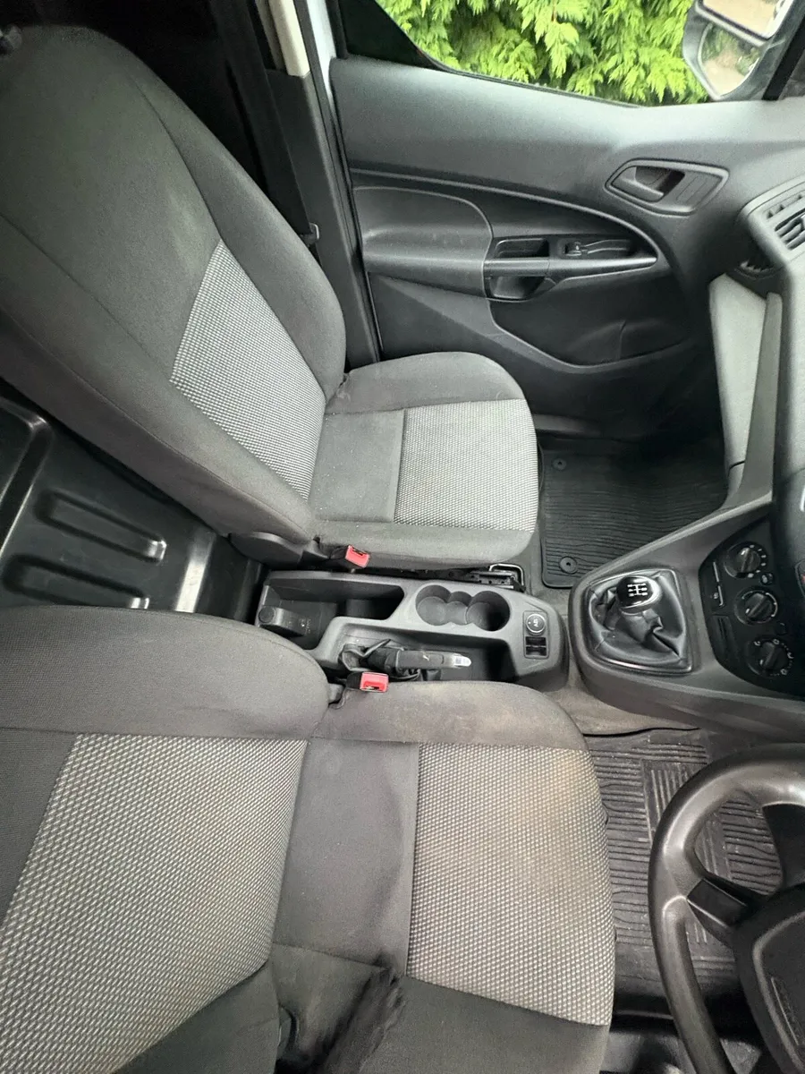 Ford Transit Connect - Image 2