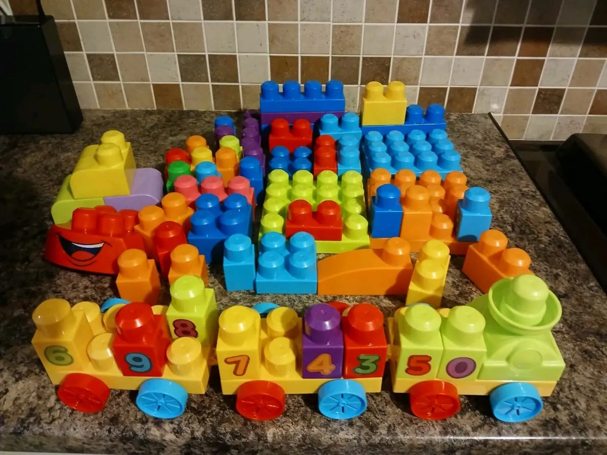 Mega blocks train + blocks. - Image 1