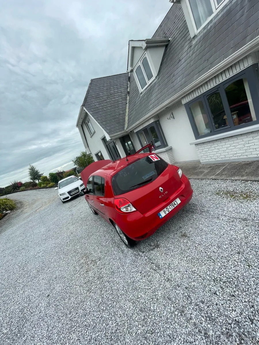 Renault Clio 2011 - Image 1