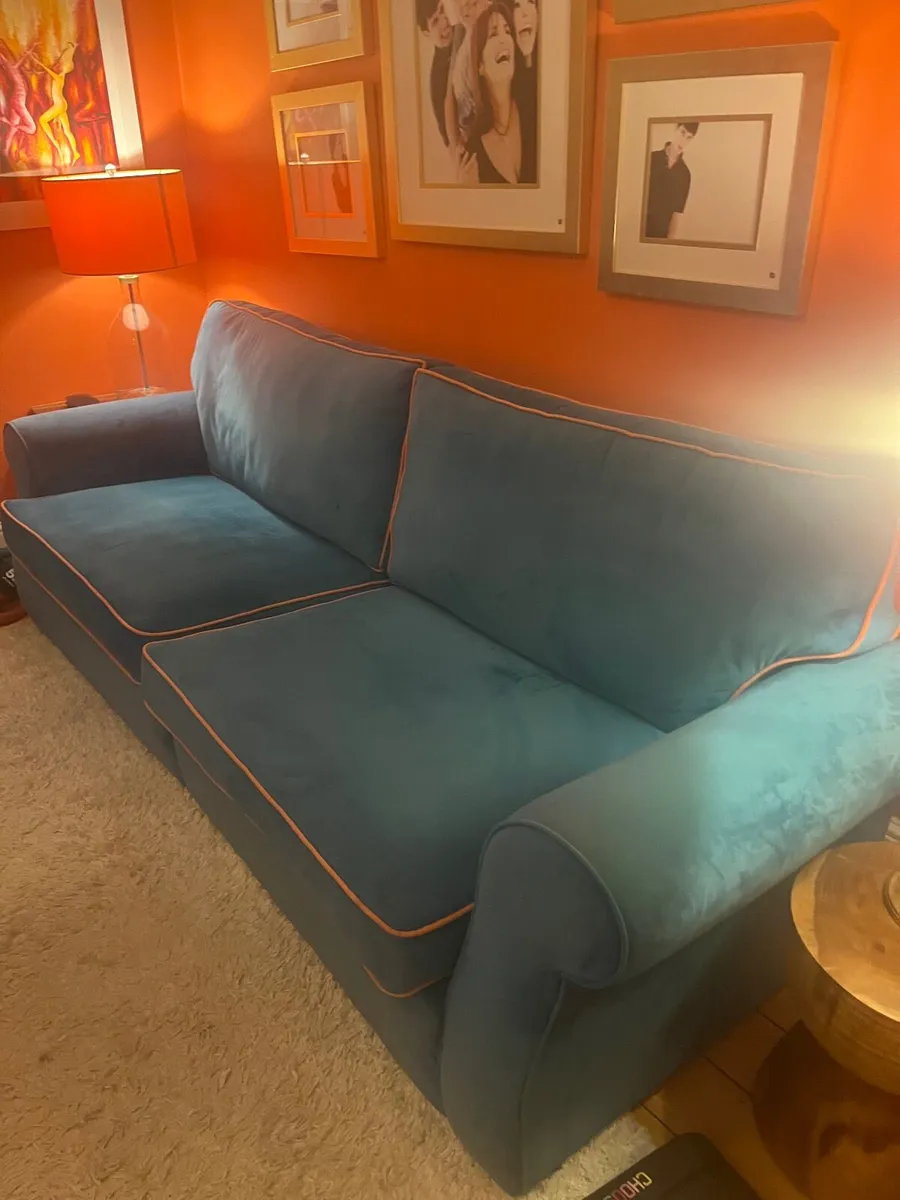 Sofa and 2 chairs - Image 1