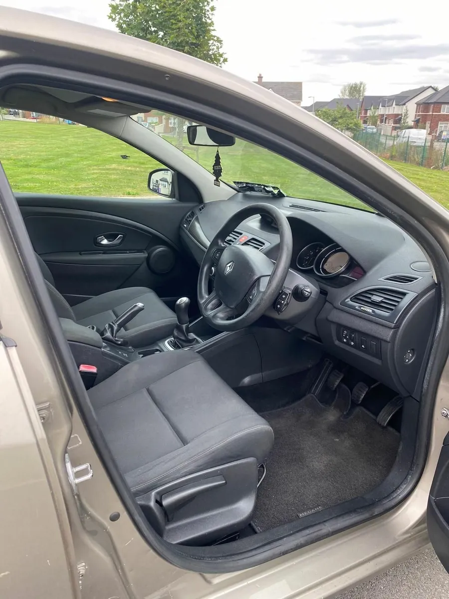 Renault Megane Gold 1.5L Diesel 5 Door 2011 - Image 3