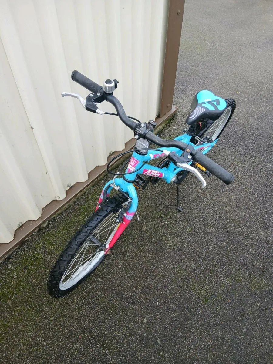 Girls bike - Image 1
