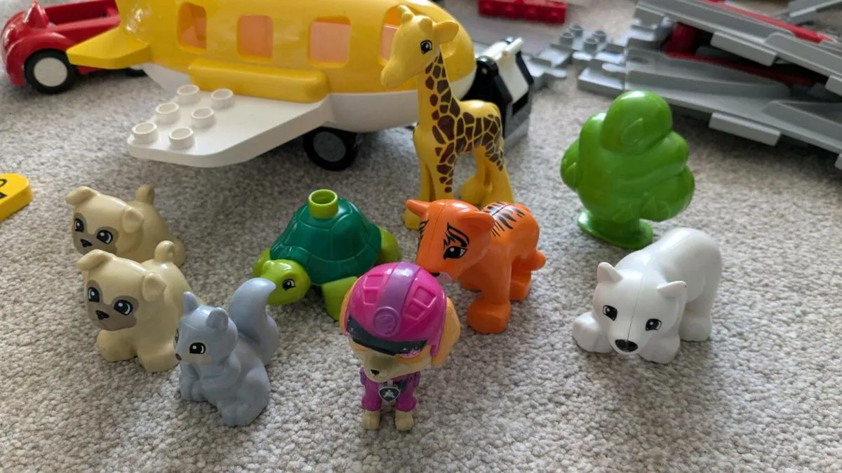 Lego Duplo train set plus more - Image 3