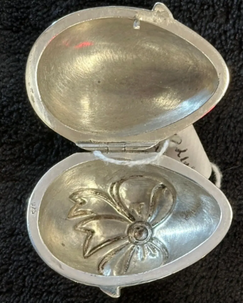 A Modern 925 Silver Pill Box - Image 4