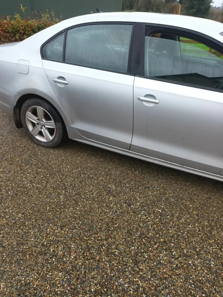 Volkswagen Jetta 2014 - Image 3