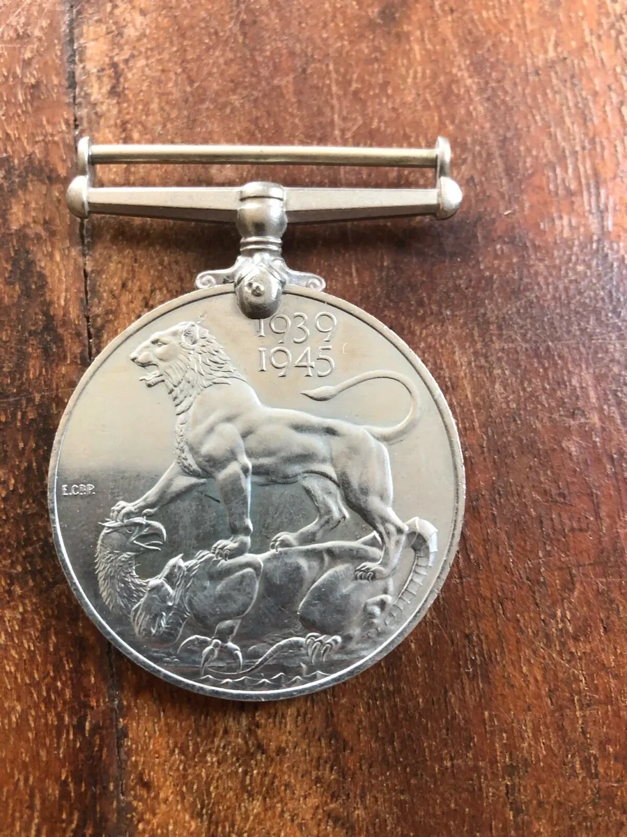WW11 Medals - Image 4