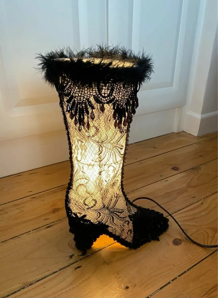 NEW Lamp in the shape of a Boot, in-line switch - Image 1