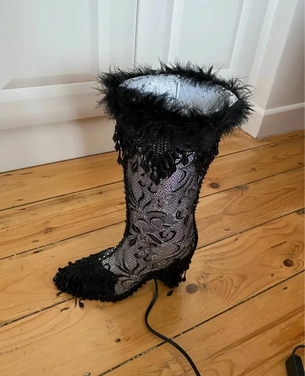 NEW Lamp in the shape of a Boot, in-line switch - Image 4