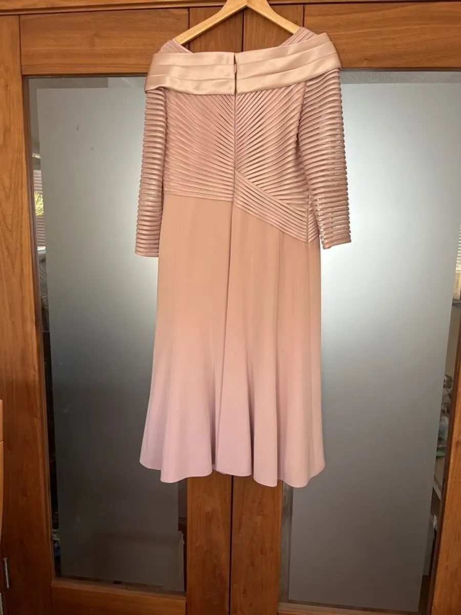 mother of the bride - Image 4