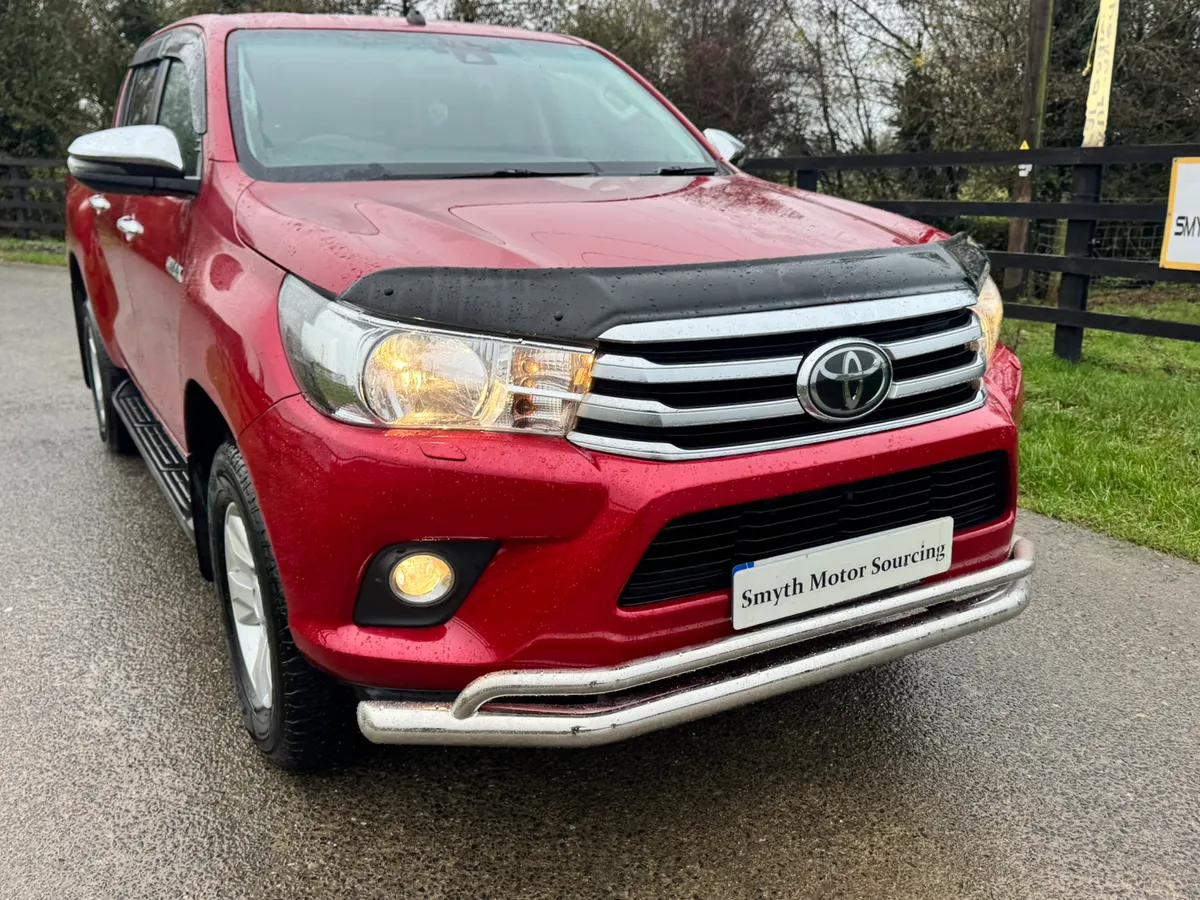 202 Toyota Hilux 2.4 D4D Spotless***** - Image 3