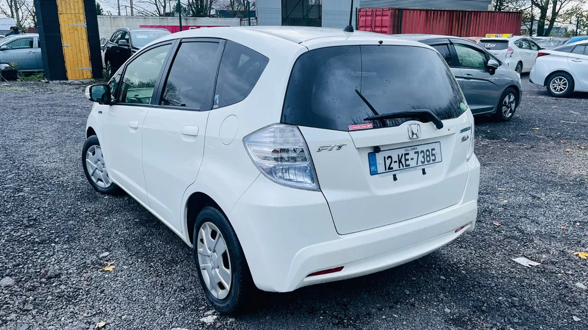 Honda Fit Hybrid Automatic - Image 4