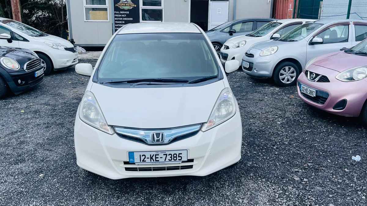 Honda Fit Hybrid Automatic - Image 3