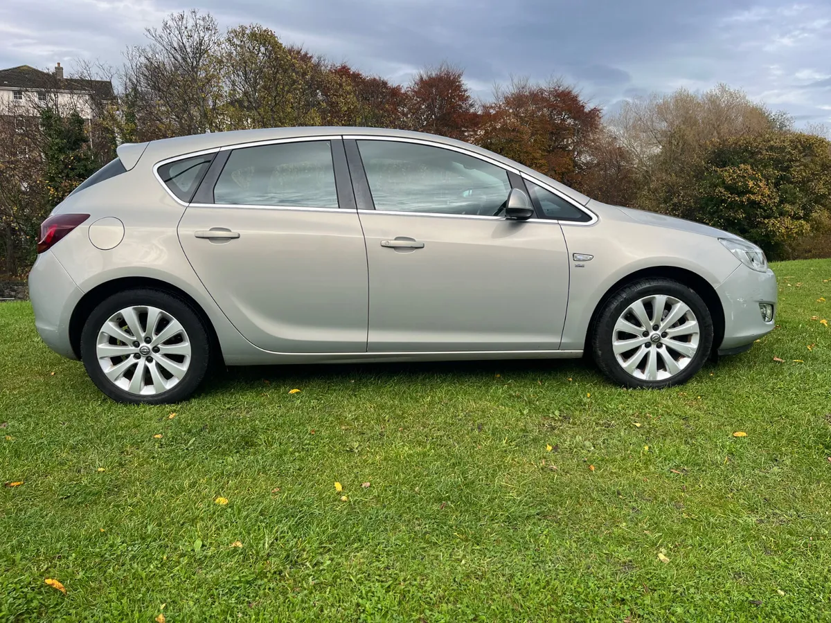 NO RESERVE ONLINE AUCTION 2010 Opel Astra 1.6 AUTO - Image 4