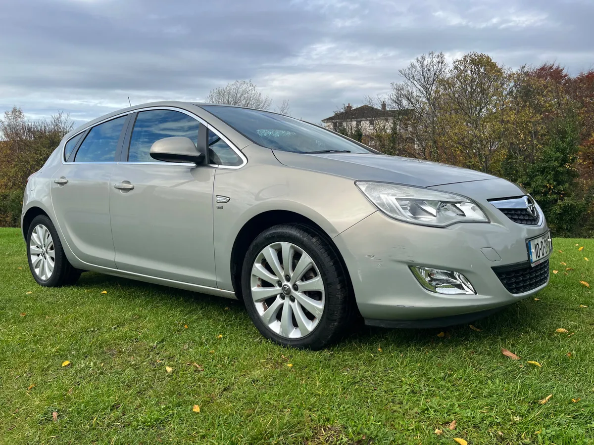 NO RESERVE ONLINE AUCTION 2010 Opel Astra 1.6 AUTO - Image 1