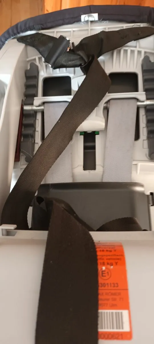 AXISS CAR SEAT - Image 2