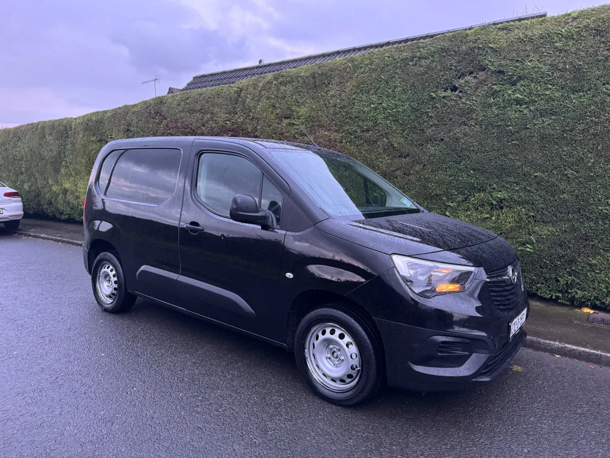 Opel Combo LOW MILAGE 3 seats - Image 1
