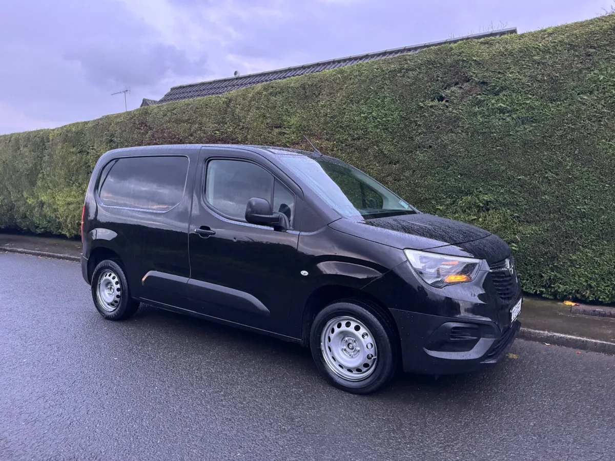Opel Combo LOW MILAGE 3 seats - Image 3