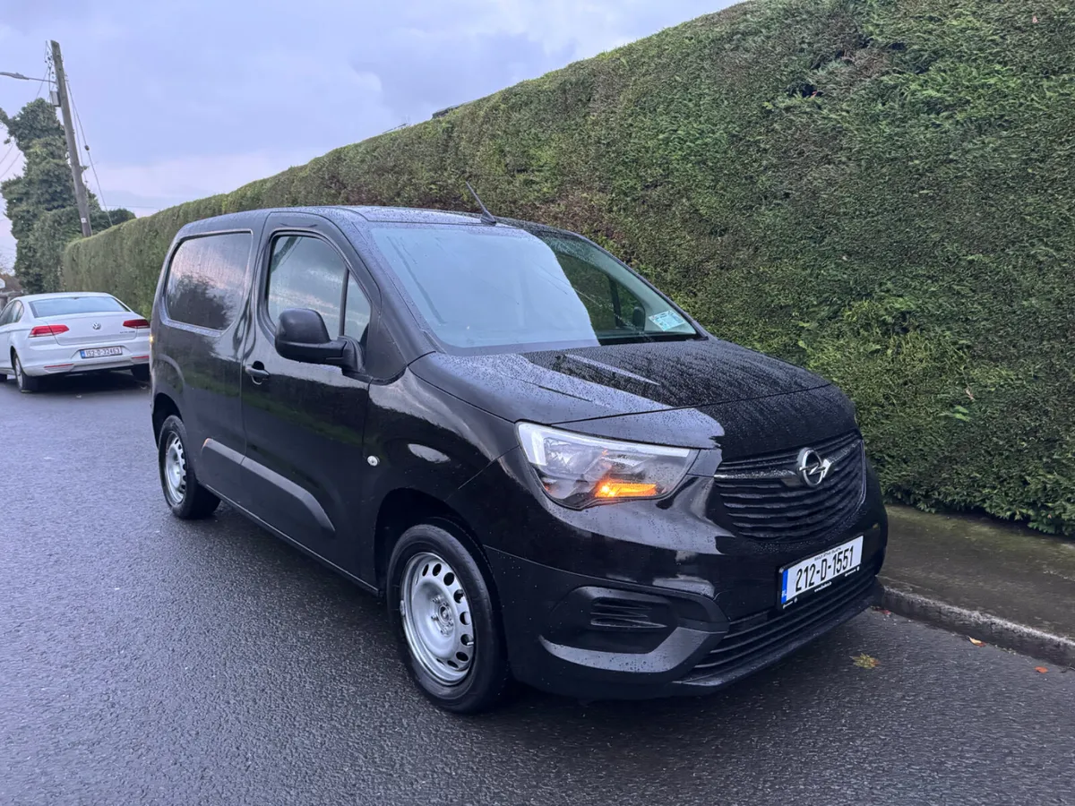 Opel Combo LOW MILAGE 3 seats - Image 2