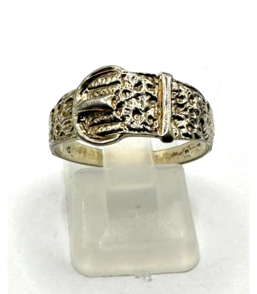 A Vintage or Antique Silver Belt and Buckle Ring - Image 1