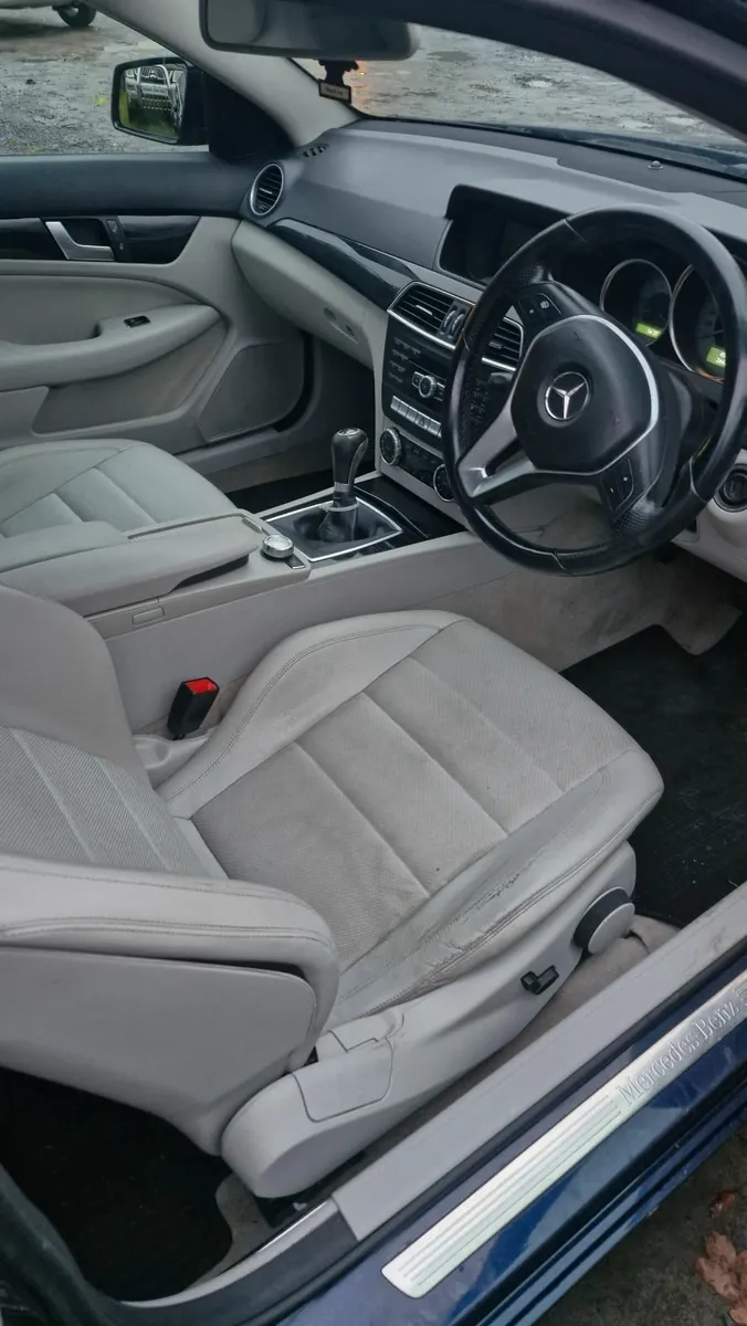 Mercedes-Benz C-Class 2012 - Image 2