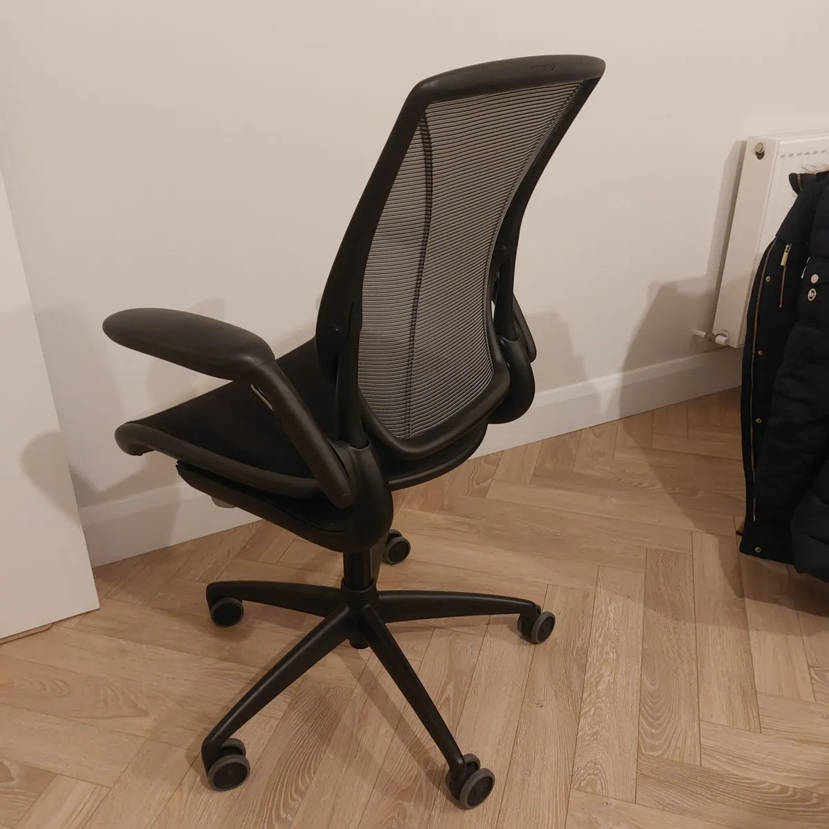 Ergonomic Office Chair - Image 1