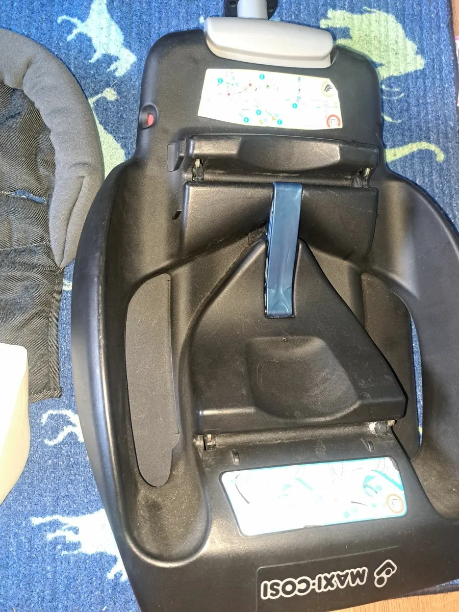 MaxiCosi Carrycot - Image 2