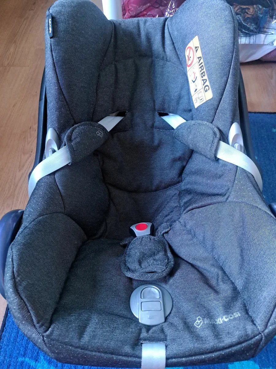 MaxiCosi Carrycot - Image 1