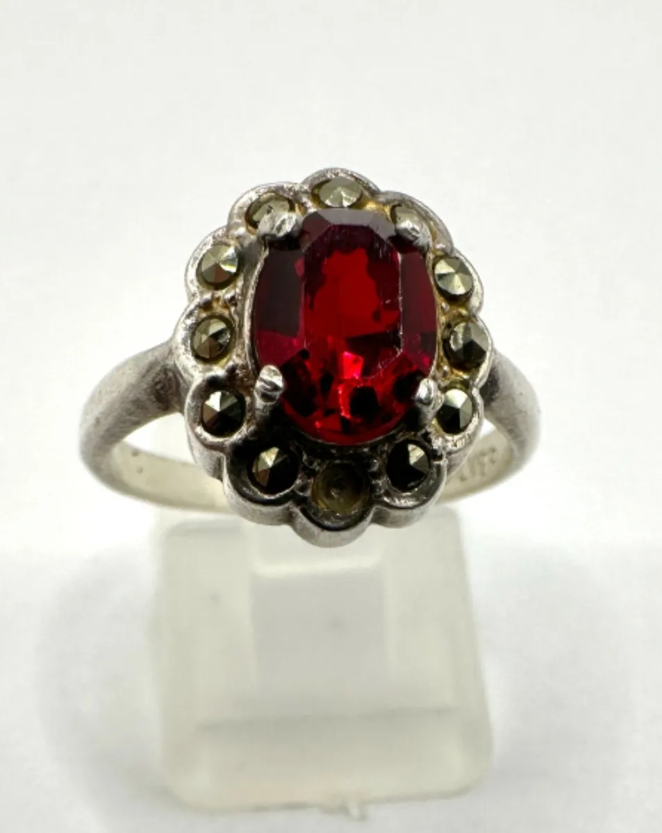 Silver Marcasite and Red Gemstone Cluster Ring - Image 3