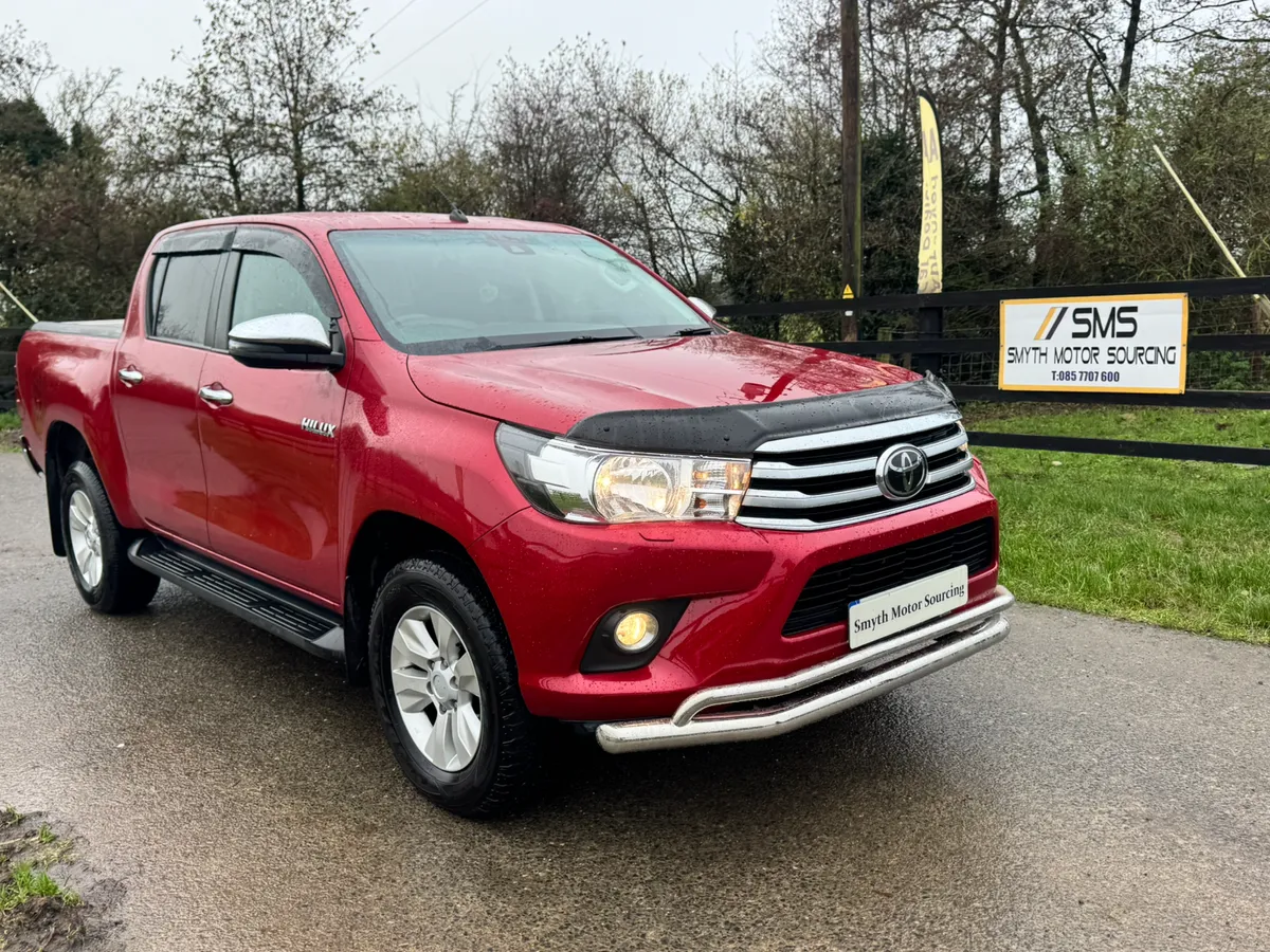 202 Toyota Hilux 2.4 D4D Auto*****Spotless - Image 2