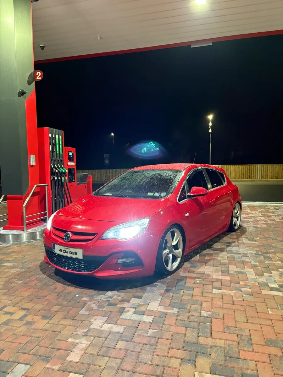 2014 Vauxhall Astra - Image 1