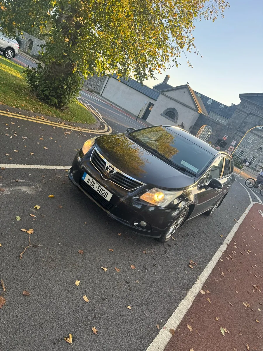 Toyota avenis - Image 4