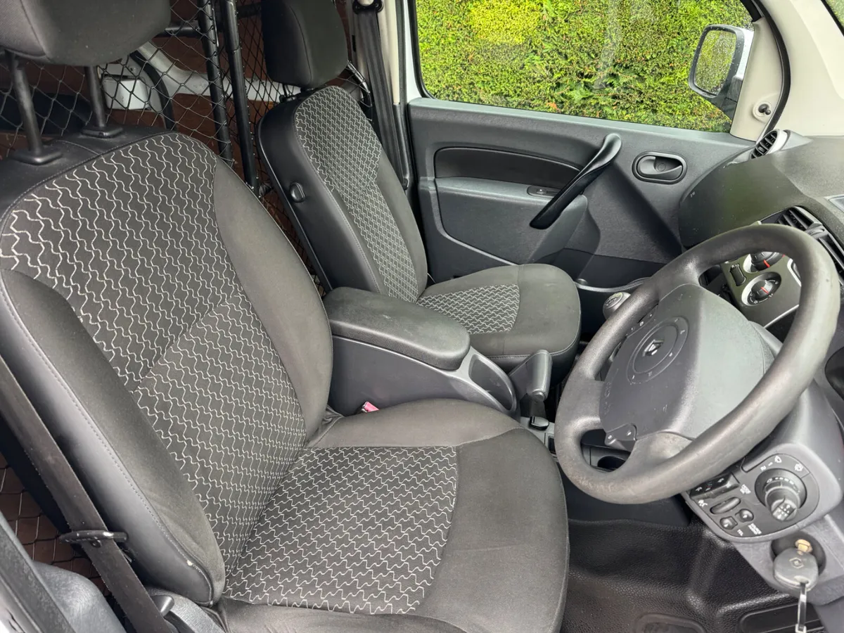 Renault Kangoo cvrt 8/26 low mileage AIRCON - Image 4
