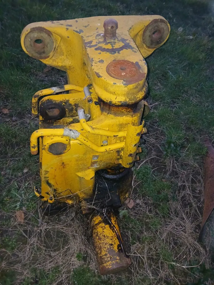 JCB 3cx P7 Kingpost - Image 2