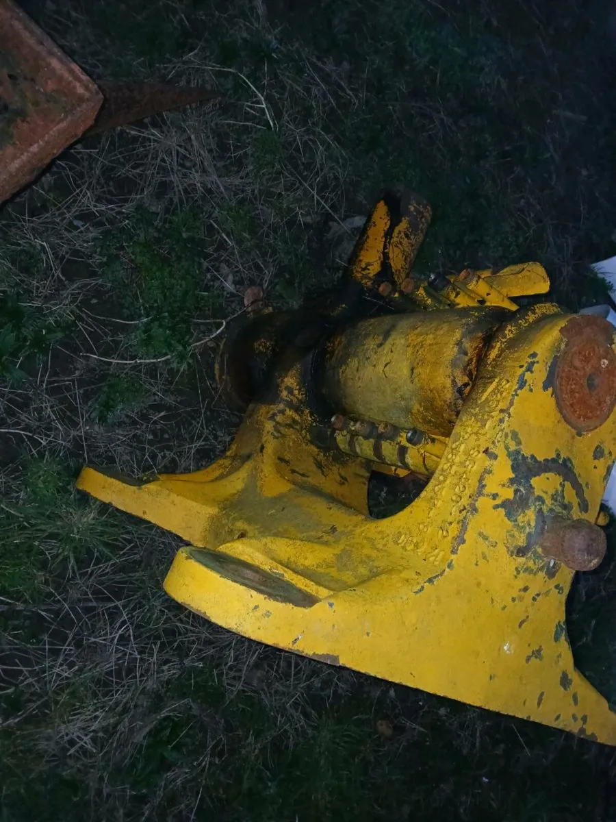 JCB 3cx P7 Kingpost - Image 3