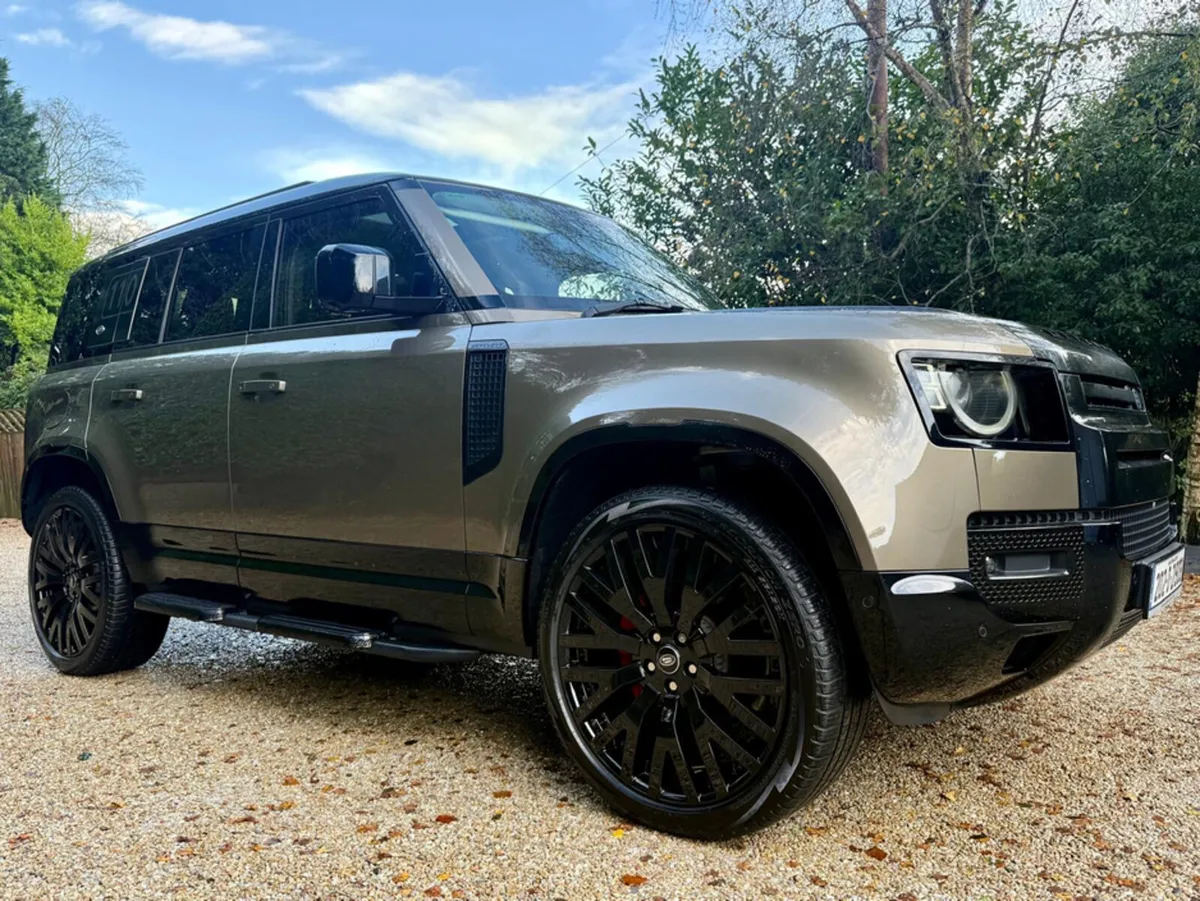 Land Rover Defender 110 7 SEAT 240 AWD FIRST EDITI - Image 2
