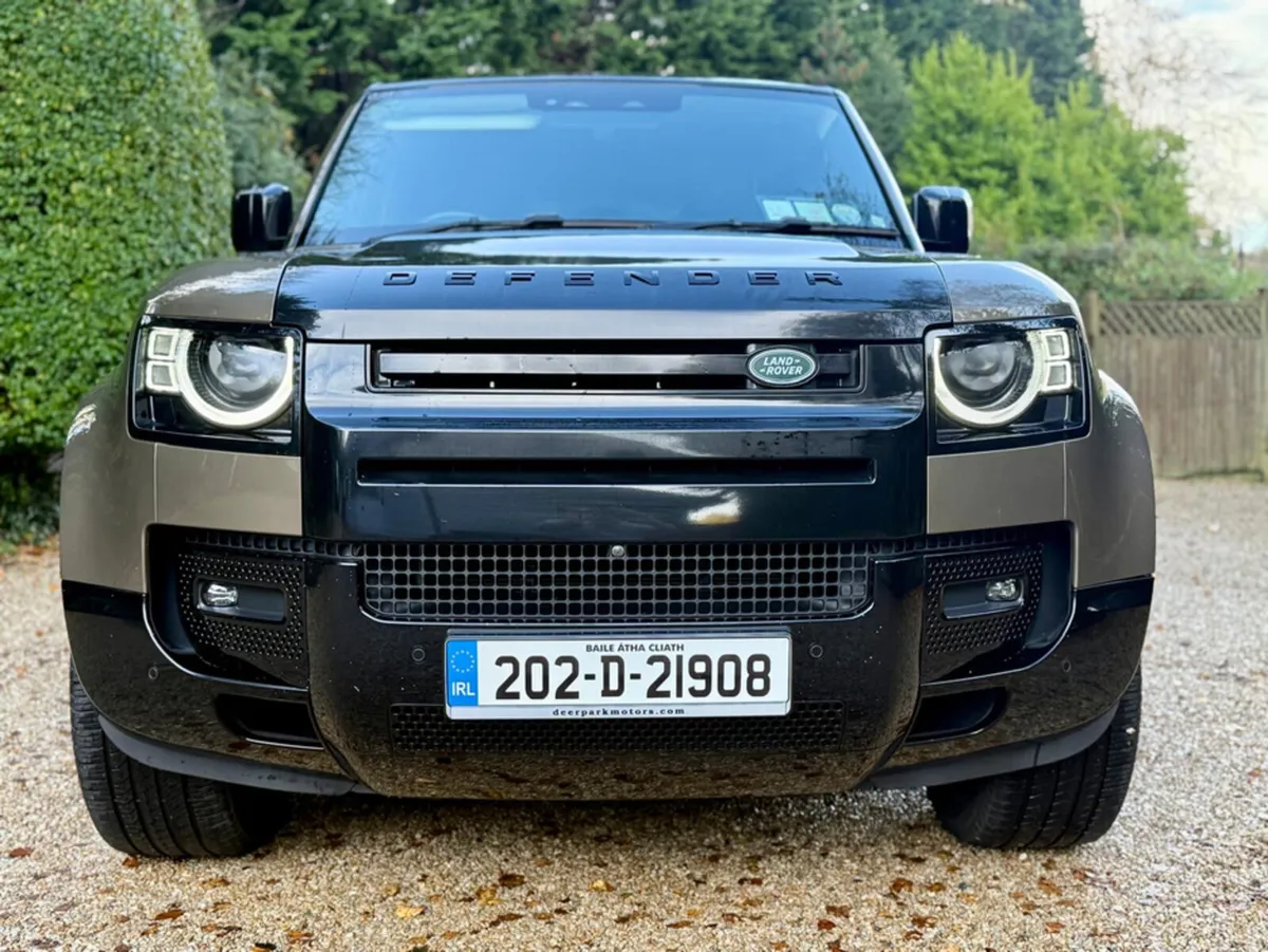 Land Rover Defender 110 7 SEAT 240 AWD FIRST EDITI - Image 3