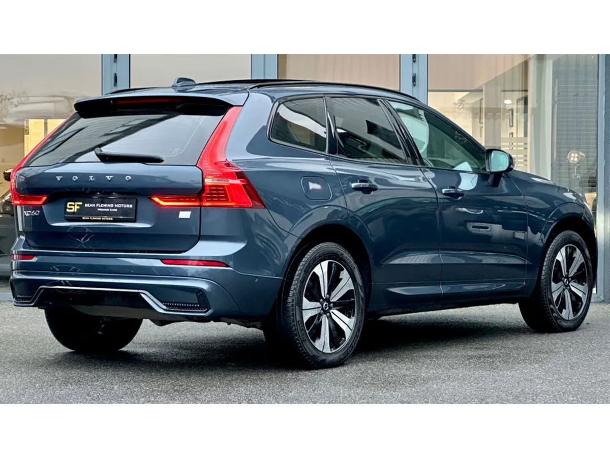 Volvo XC60 + T6 RECHARGE AWD AU PLUS - Image 3