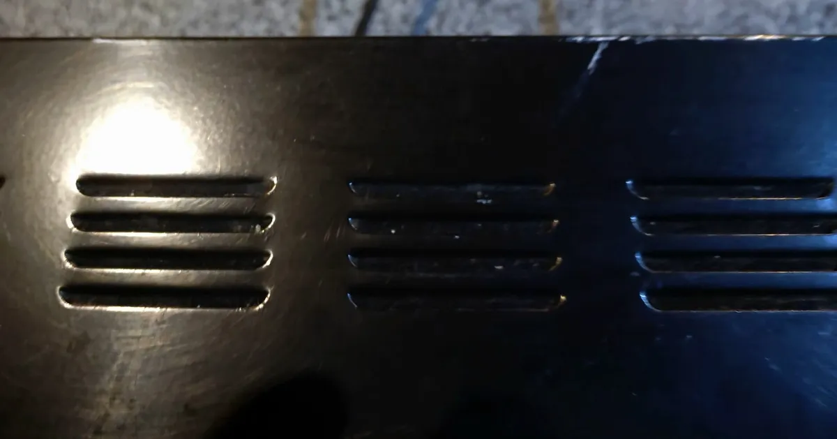 COOKWORKS 700W USED BLACK MICROWAVE. - Image 3