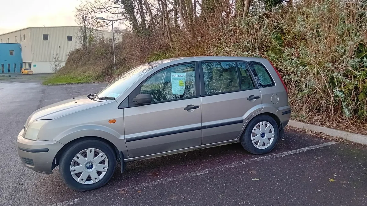 Ford Fusion 2003 - Image 4