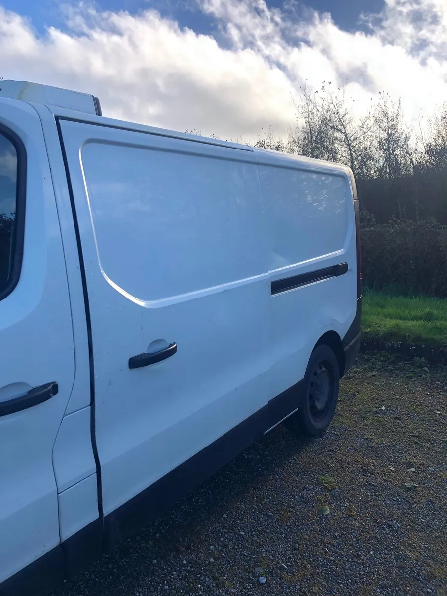 Renault traffic fridge van - Image 4