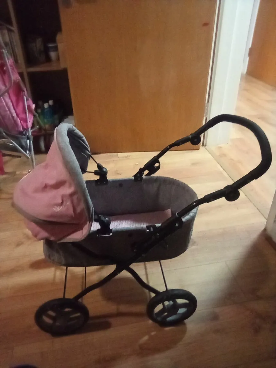 prams and buggies - Image 2