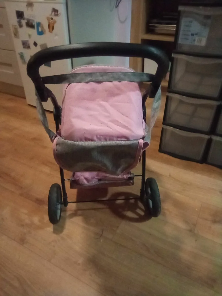 prams and buggies - Image 3