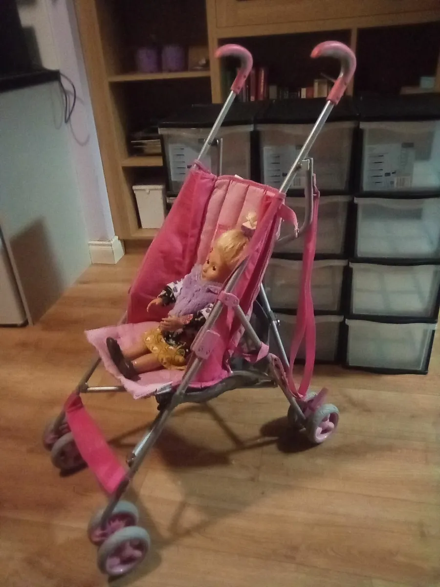 pram and buggies - Image 3