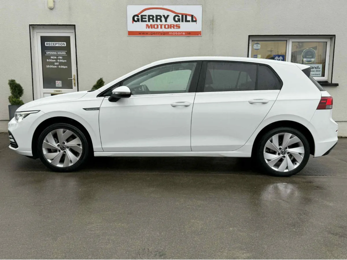 Volkswagen Golf STYLE 2.0 TDI 115HP 5DR - Image 4