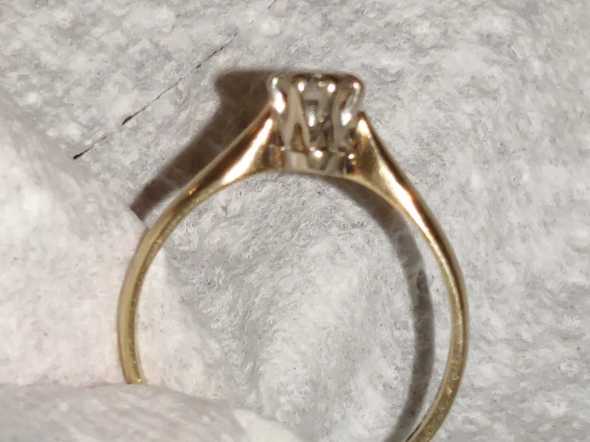 LARGE DIAMOND SOLITAIRE, 9CT Thick Gold New Ring ! - Image 3