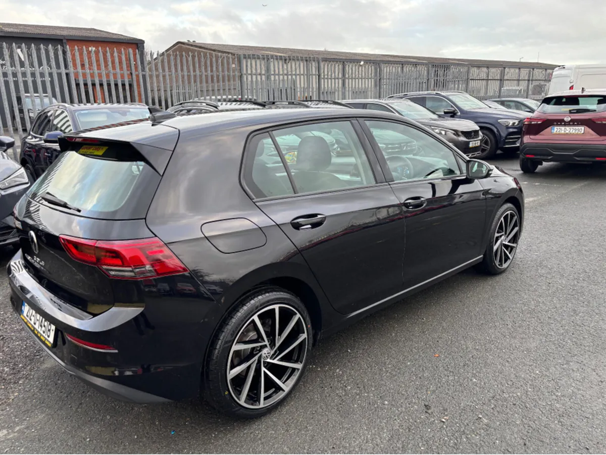 Volkswagen Golf 2.0 TDI 115HP 5DR 6 speed - Image 3