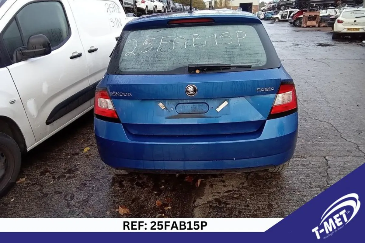 2016 SKODA FABIA BREAKING FOR PARTS - Image 4